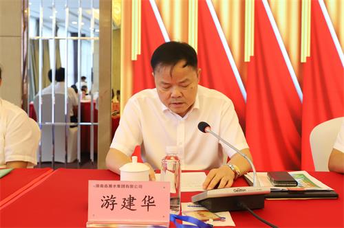 集团新当选工会主席,职工董事游建华同志表示,集团工会作为党委联系