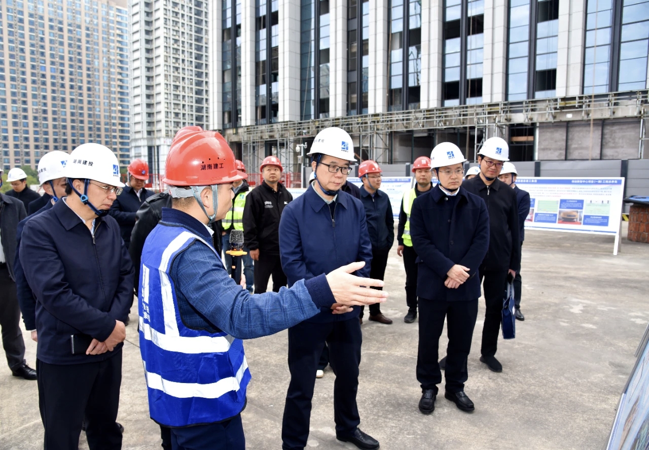 肖文伟赴有关企业调研督导重点工作