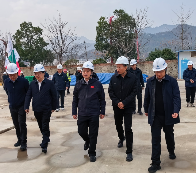 毛育新调研湖南高速集团南岳“见南山”...