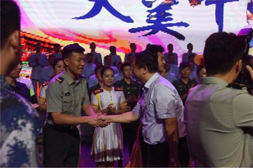 刘胜辉出席驻港部队"大美中国"军民共建文艺活动