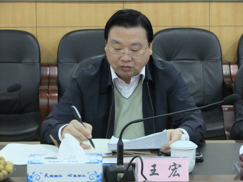 王宏率队赴企业调研